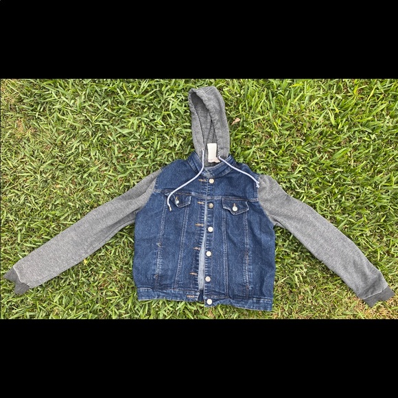 Women’s Denim Jacket - Picture 1 of 4